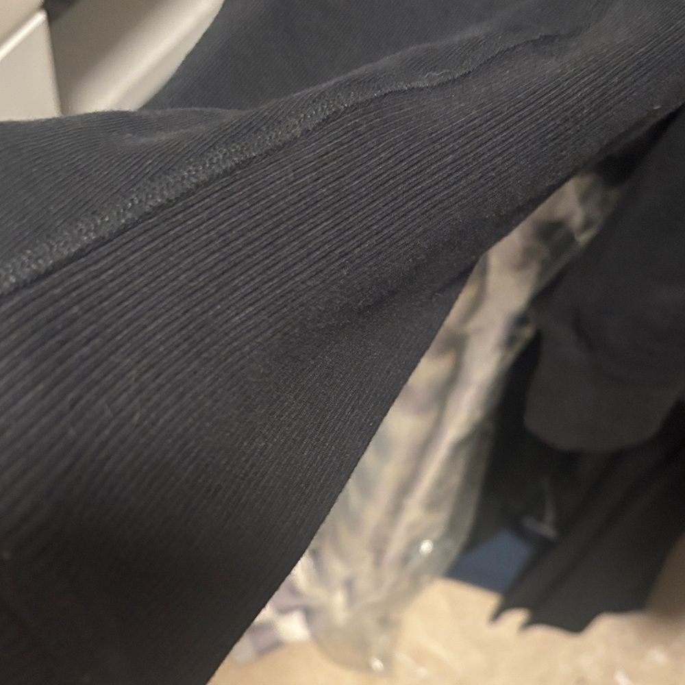 Burberry Black Crewneck Sweatshirt XS with raised circular logo EUC - Picture 5 of 6